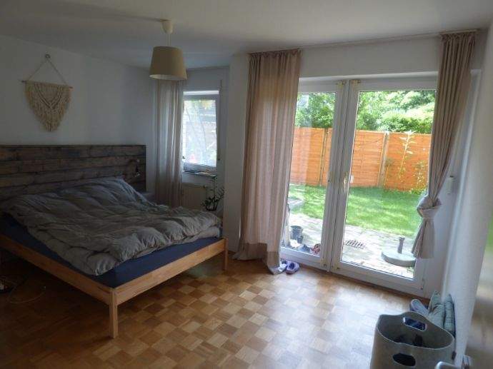 Köln-Dellbrück - 4-Zimmerwohnung mit Terasse, TG-Stellplatz in ruhiger Seitenstraße