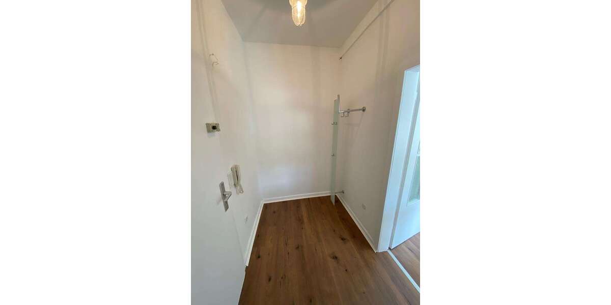 D-Zoo, attraktive möbl. 2 Zi. ETW, ruhig und Zentral , ca. 40qm Wfl., 8qm Nfl. im Keller zimmer