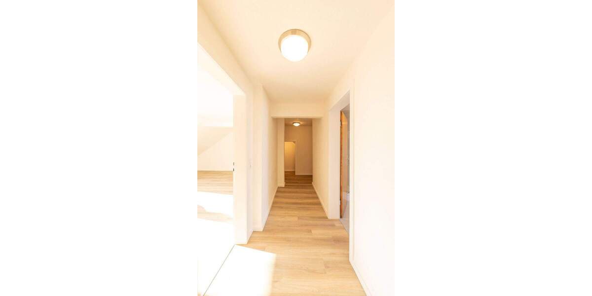 Etagenwohnung Düsseldorf Flingern Nord - 2 Zimmer, 82 m&sup2;, 1.330&euro; | Angebot:25745721