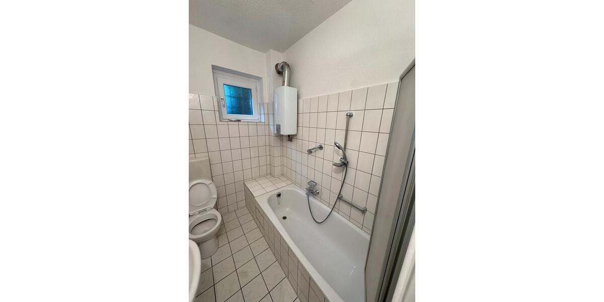 Riesige Familienwohnung im Erdgeschoss.. 3 zimmer