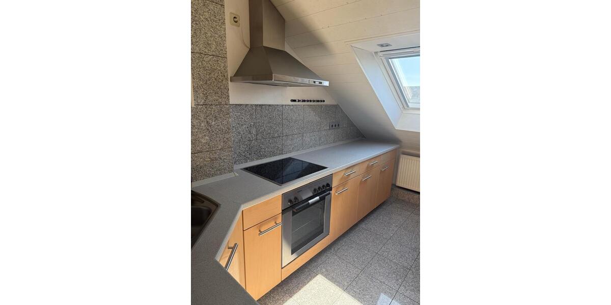 Dachgeschoßwohnung Düsseldorf Stadtbezirk 9 - 2 Zimmer, 52 m&sup2;, 650&euro; | Angebot:26285612