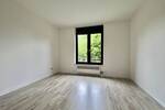 Modernisierte 3 Zimmer Wohnung in zentraler Lage mit großem Sonnenbalkon!