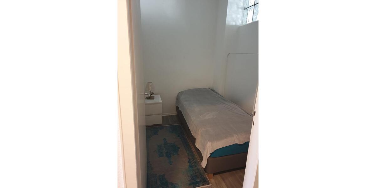 VOLLMÖBILIERTE MONTEUR WOHNUNG OSTWALL 4 zimmer
