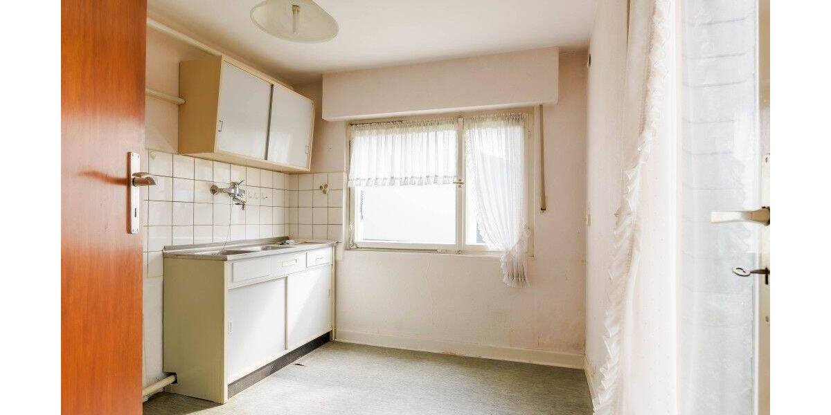 Heimwerker aufgepasst !! Freistehendes Fachwerkhaus * Renovierungsbedarf * ca. 132 m² Wfl. * ca. 354 m² Grundstück * ... 8 zimmer