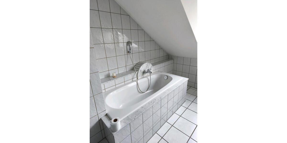 Dachgeschoßwohnung Pulheim - 3 Zimmer, 109 m&sup2;, 1.550&euro; | Angebot:25174347