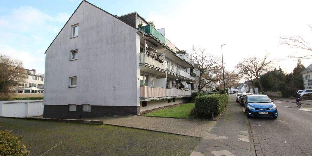 Zentral gelegene 4-Zimmer- Wohnung mit Balkon in Hochparterre 4 zimmer