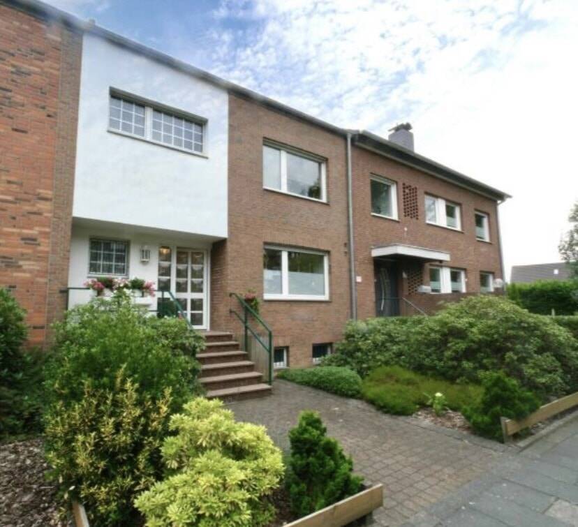 Familienidyll in Neuss: Sonniges Reihenhaus mit Garten, 120 m² Wohnfläche & 40 m² Extra im Dachgeschoss