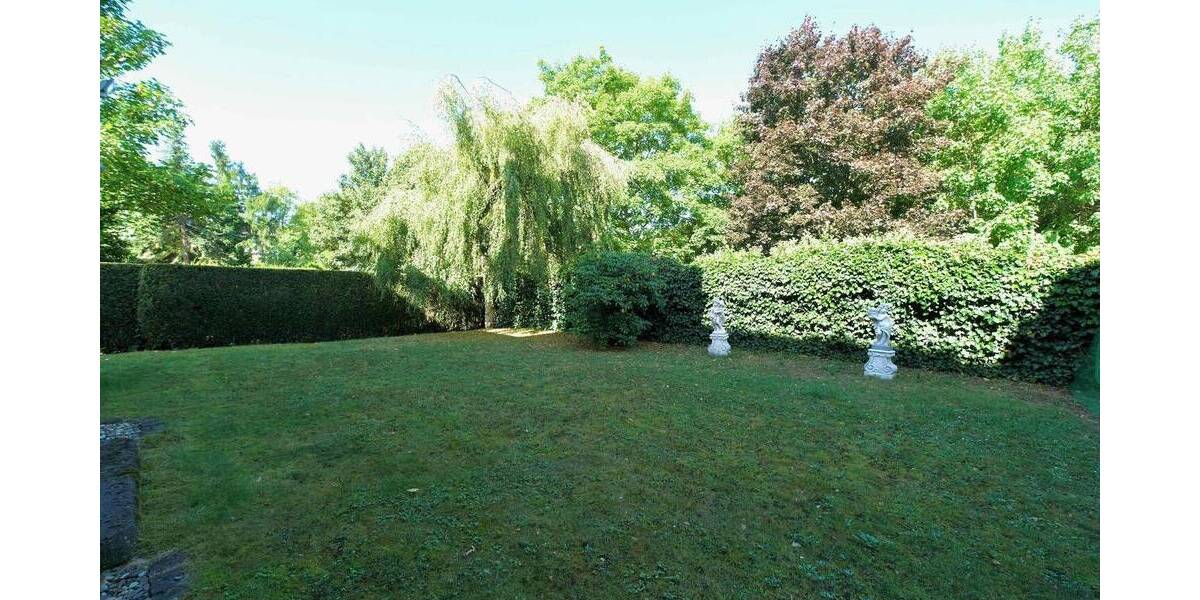 Traumhafte 122 m² Erdgeschosswohnung mit großzügigem Garten, Terrasse und TG Platz in Büderich 3 zimmer