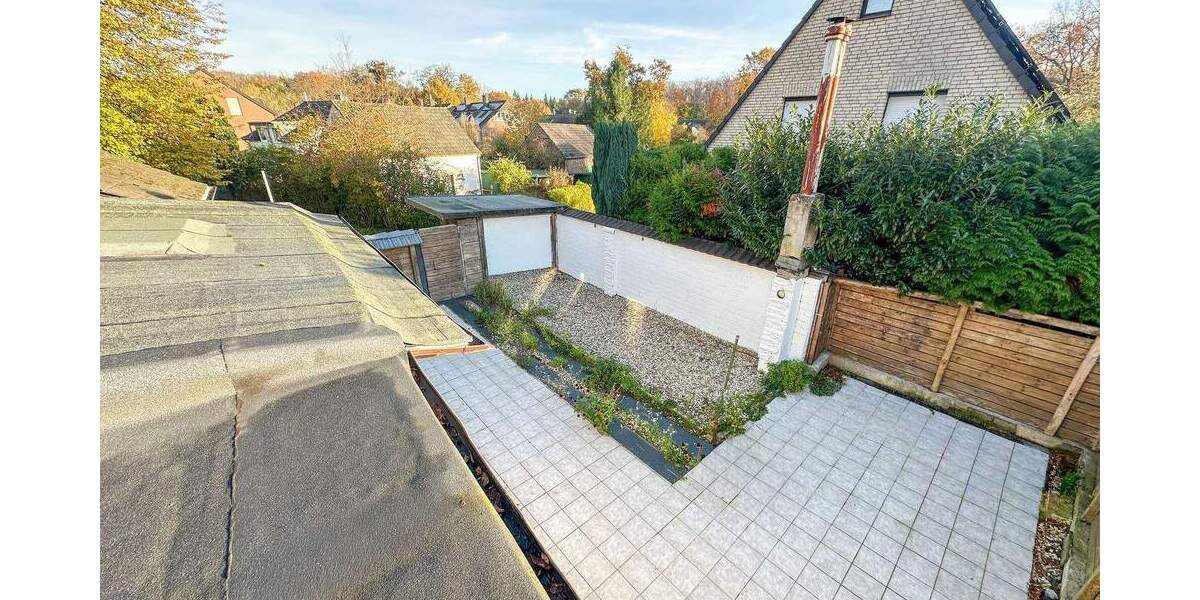 Freistehendes Einfamilienhaus mit zusätzlichem Grundstück und Entwicklungsspielraum 8 zimmer