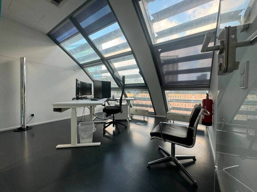 Großes Büro mit Blick über den Medienhafen - All-in-Miete
