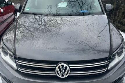 VW Tiguan 127.459 km 9.750 &euro; Ratingen 40880