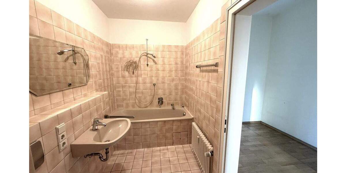 Altbaujuwel mit Charakter: Architektur, die man spürt - Ein Haus mit Seele und Geschichte! 3 zimmer