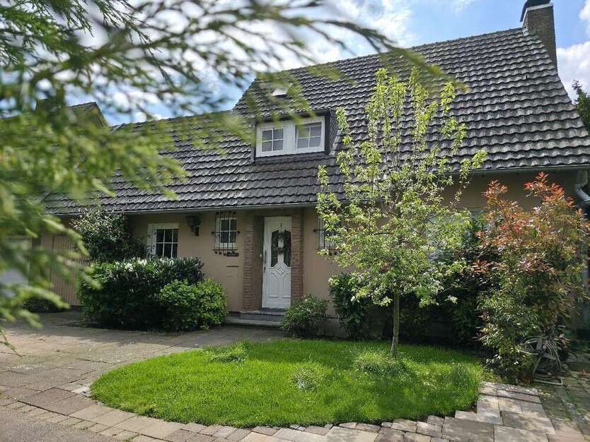 Haus zum Kaufen in Krefeld 770.000 € 116 m²