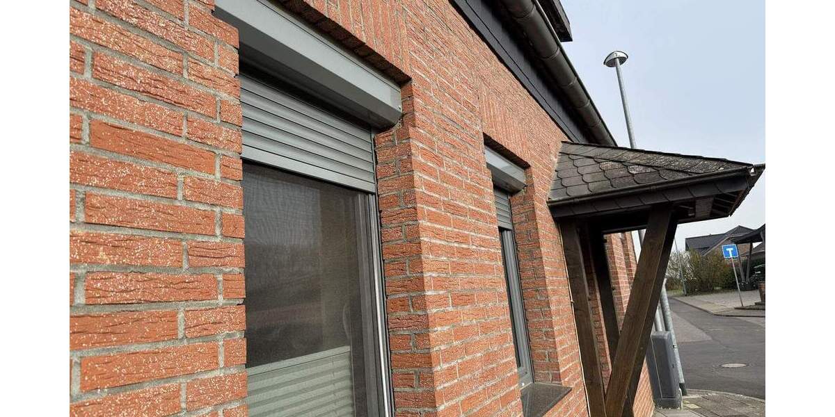 Einfamilienhaus in Bedburg Rath - modernisiert, Wintergarten-Feeling & große Doppelgarage 4 zimmer