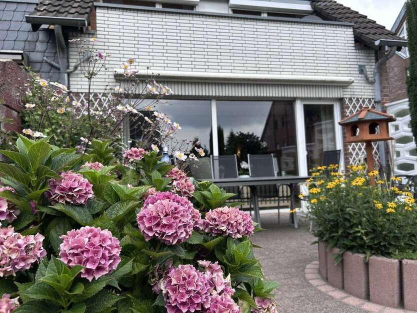 Haus zum Kaufen in Meerbusch Lank-Latum 428.000 € 153.89 m²