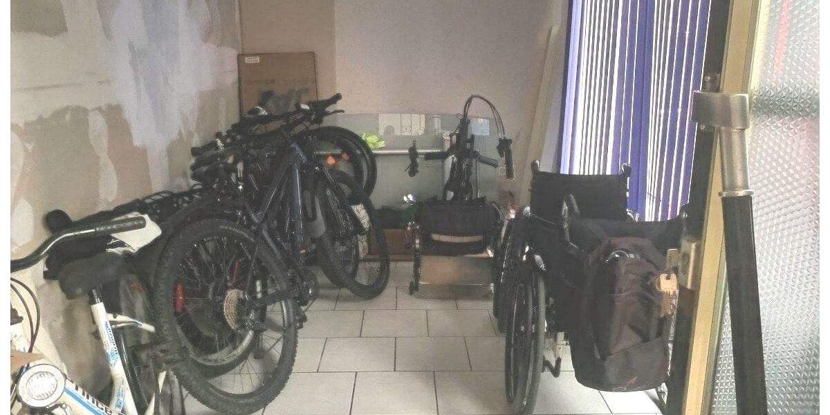 *Krefeld: Charmantes und gepflegtes Stadthaus für die große Familie inkl. kleinem Lagerraum Top* 5 zimmer