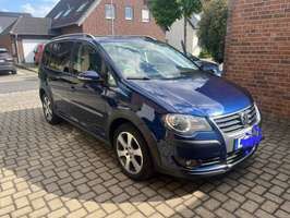 VW Touran 230.108 km 4.250 &euro; Jüchen 41363