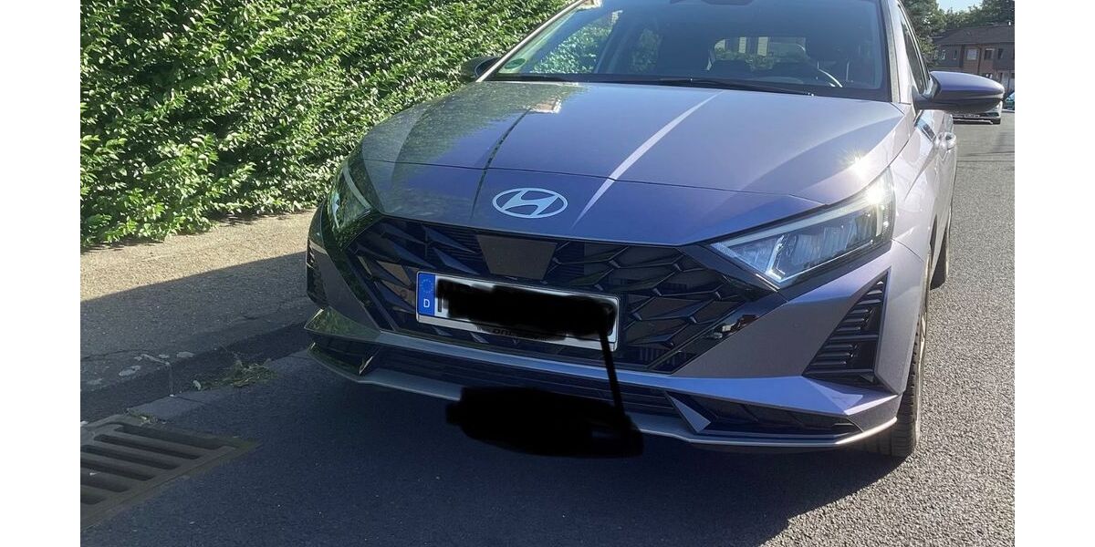 Hyundai i20 17.419 km 21.100 &euro; Mönchengladbach 41066