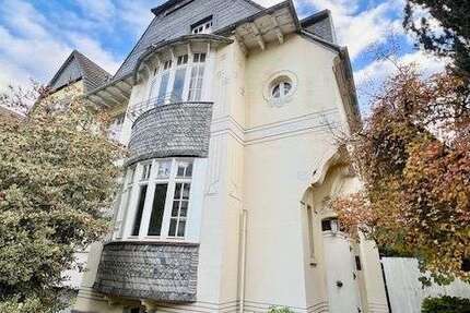 Haus zum Kaufen in Düsseldorf 1.590.000 € 352 m² 12 zimmer