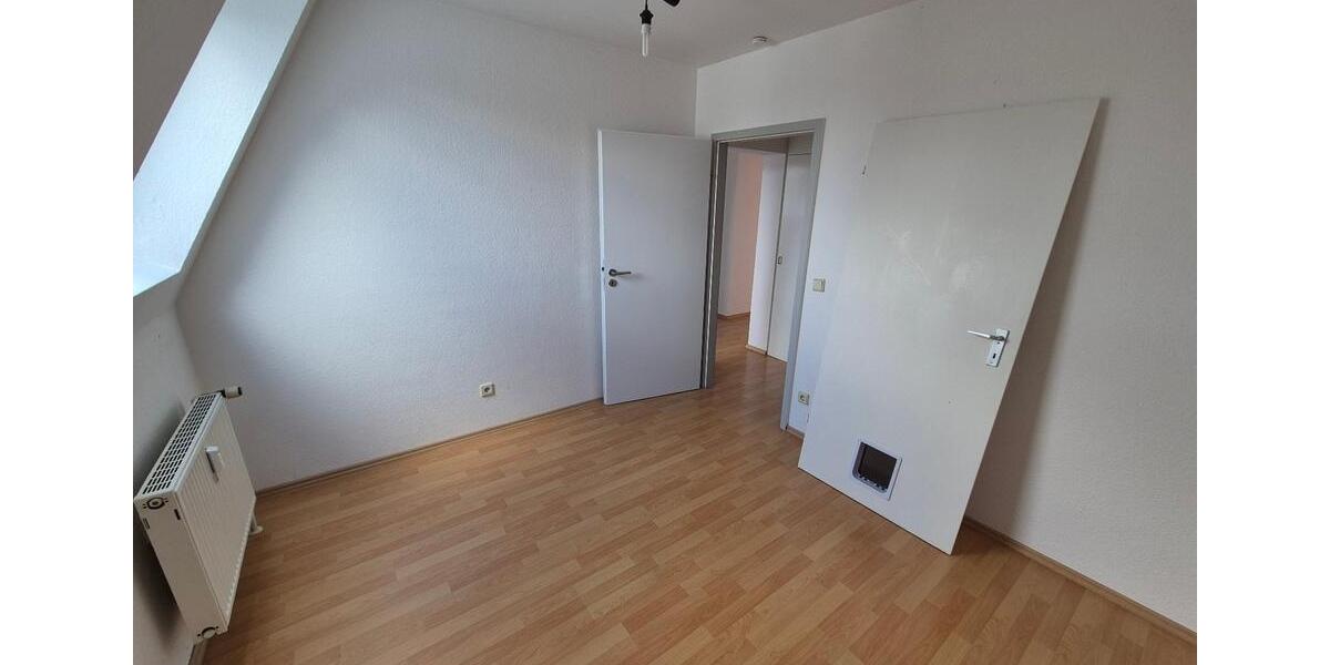 Dachgeschoßwohnung Korschenbroich - 3 Zimmer, 94 m&sup2;, 1.050&euro; | Angebot:25765386