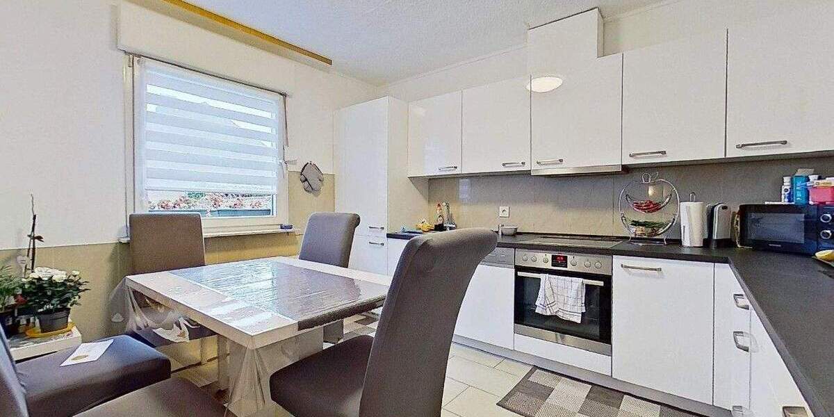 Raumwunder ! Hier ist Platz für alle im Zweifamilienhaus im Neusser Süden 8 zimmer