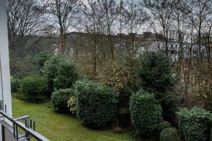 Sanierungsbedürftige 2-Zimmerwohnung mit Ausblick ins Grüne zimmer