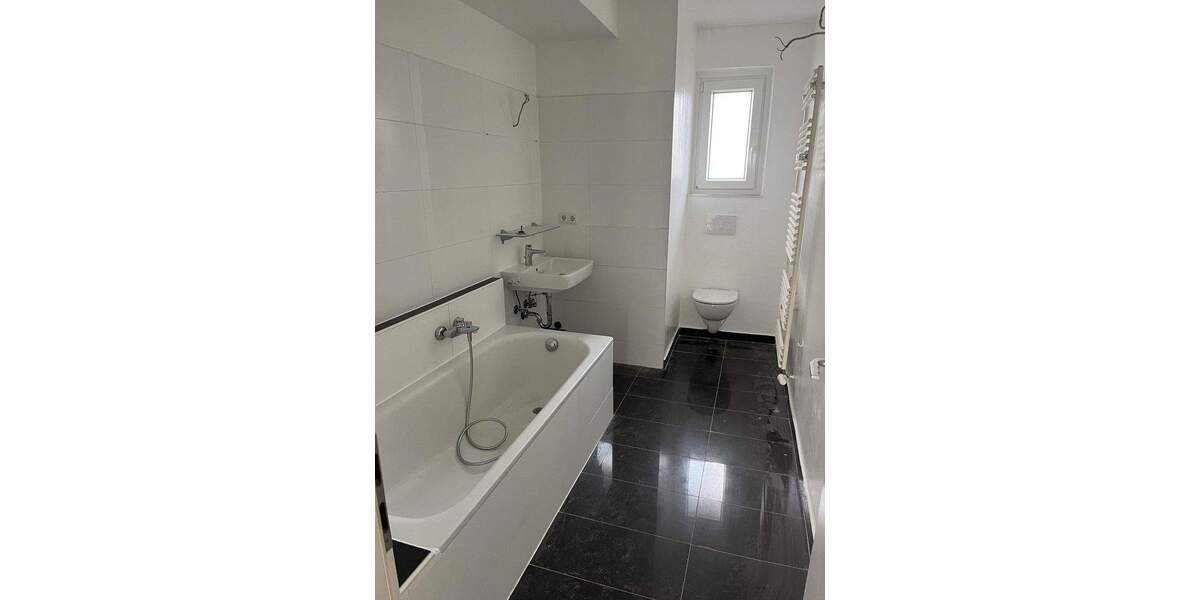 Etagenwohnung Krefeld Stadtmitte - 3 Zimmer, 91 m&sup2;, 750&euro; | Angebot:25780302