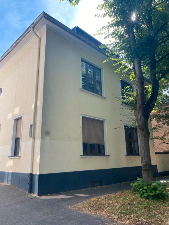 Charmantes Mehrfamilienhaus mit großem Garten und vielseitigem Nutzungspotenzial in Mönchengladbach 5 zimmer