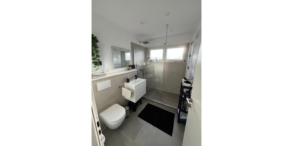 Hochparterre Mönchengladbach Ost - 3 Zimmer, 77 m&sup2;, 1.100&euro; | Angebot:25403027