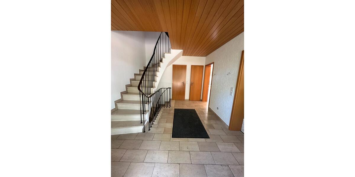 Reihenhaus Meerbusch Kierst - 5.5 Zimmer, 135 m&sup2;, 1.700&euro; | Angebot:26358631