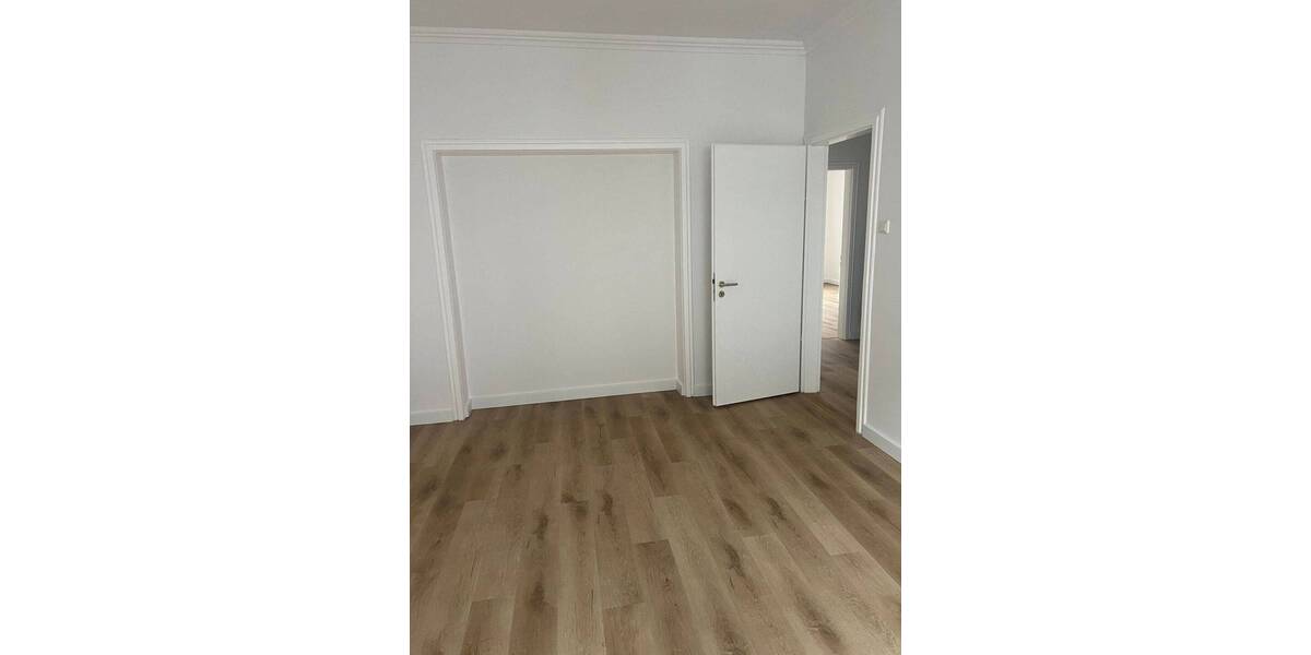 Etagenwohnung Mönchengladbach Stadtmitte - 3 Zimmer, 90 m&sup2;, 900&euro; | Angebot:26874935