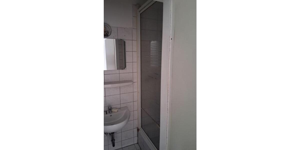 Dachgeschoßwohnung Krefeld Cracau - 2 Zimmer, 35 m&sup2;, 390&euro; | Angebot:25714504