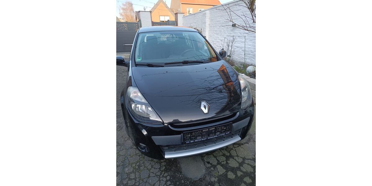 Renault Clio 176.598 km 2.990 &euro; Mönchengladbach 41169