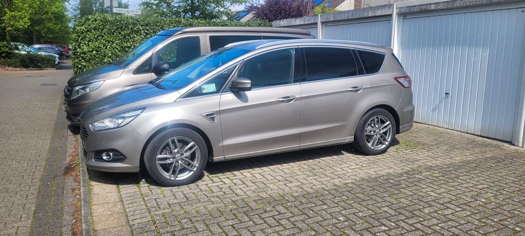 Ford S-Max 109.000 km 14.500 &euro; Langenfeld 40764