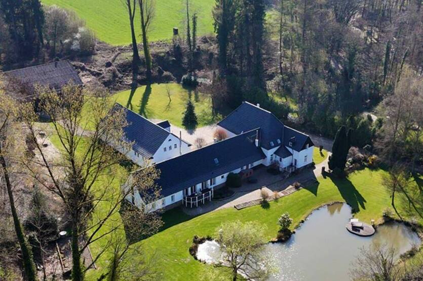 Märchenland :) Exklusiver Gutshof mit Nebengebäuden, Stallungen & Naturteich