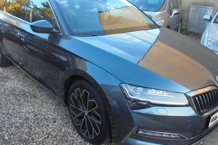 Skoda Superb 156.000 km 16.999 &euro; Duisburg 47249