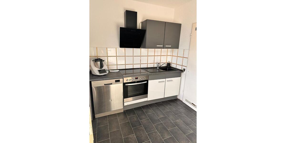 Liebevoll modernisierte 3-Zimmerwohnung mit Küche und Stellplatz 3 zimmer