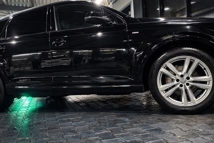 Audi Q7 150.000 km 34.900 &euro; Duisburg 47166