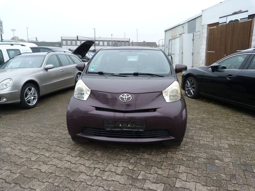 Toyota IQ 223.000 km 2.890 € Düsseldorf 40599