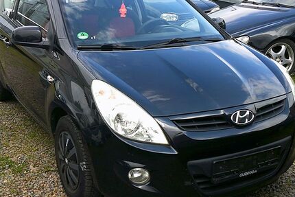 Hyundai i20 168.700 km 2.700 &euro; Grevenbroich 41516