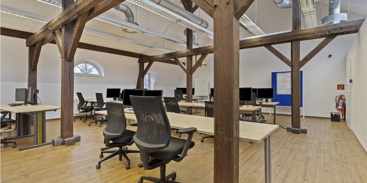 REPRÄSENTATIVE BÜROEINHEIT IM HISTORISCHEN GEBÄUDE: 357 m² ZU VERMIETEN 5 zimmer