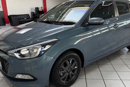 Hyundai i20 70.000 km 9.750 &euro; Leverkusen 51371