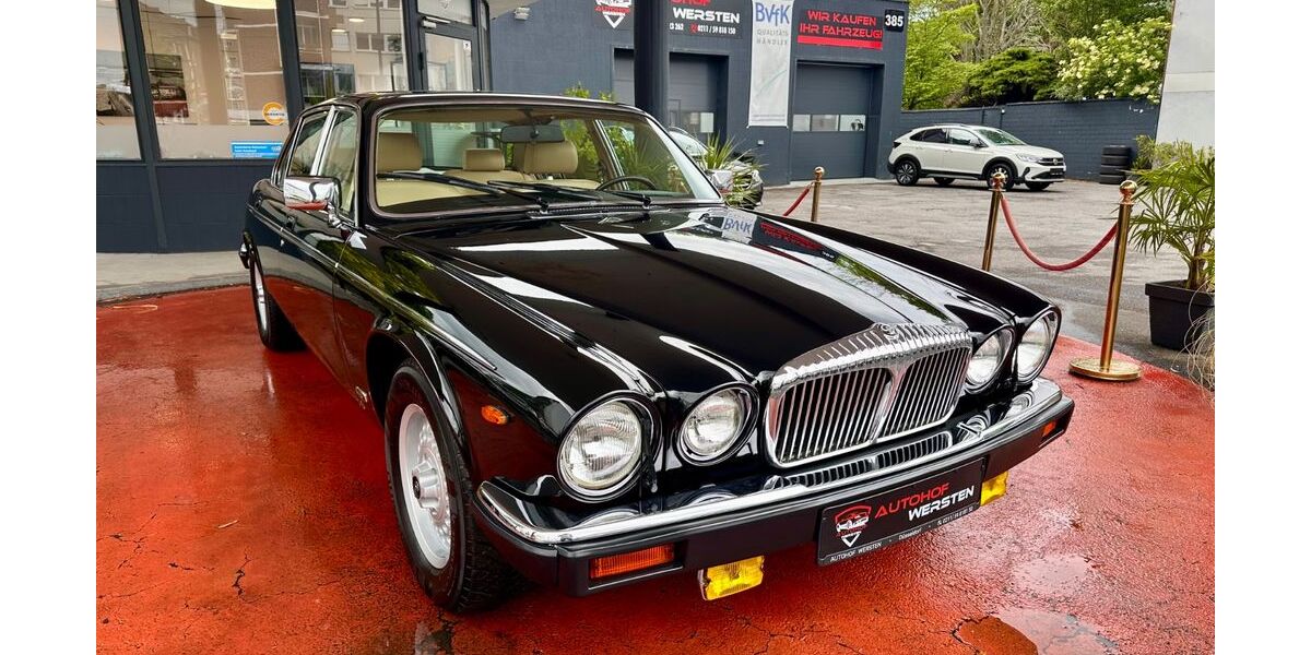 Jaguar Daimler 127.925 km 19.950 &euro; Düsseldorf 40589