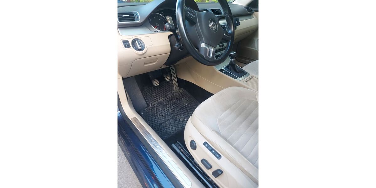 VW Passat 195.000 km 8.100 &euro; Velbert 42551