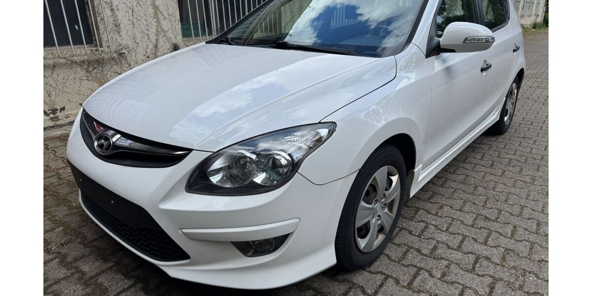 Hyundai i30 299.000 km 1.950 &euro; Mönchengladbach 41069