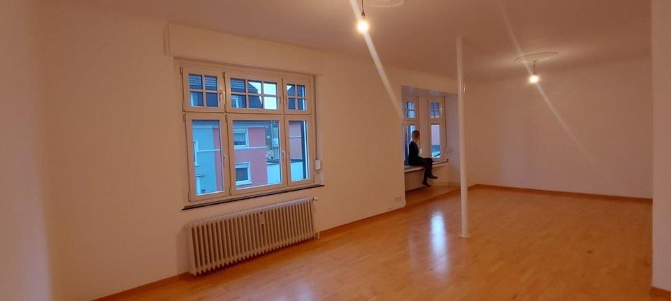 Erdgeschoßwohnung Solingen Central - 2 Zimmer, 100 m&sup2;, 1.000&euro; | Angebot:25478961