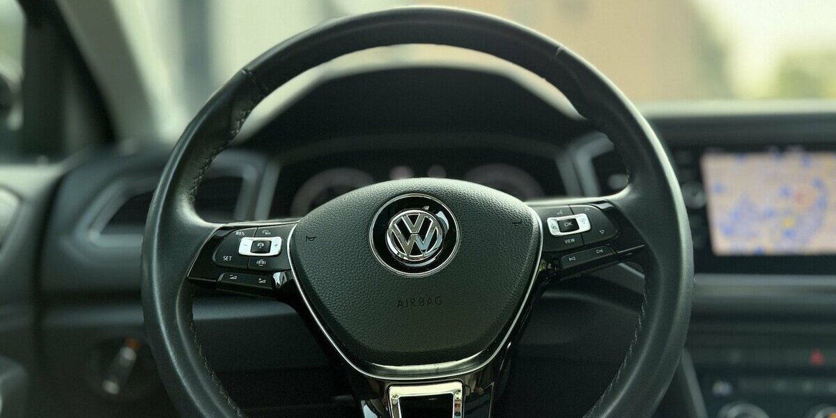 VW T-Roc R line / 4Motion / Keyless Go / PANO 53.000 km 24.590 &euro; Mönchengladbach 41066