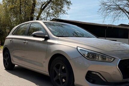 Hyundai i30 128.460 km 8.490 &euro; Duisburg 47167
