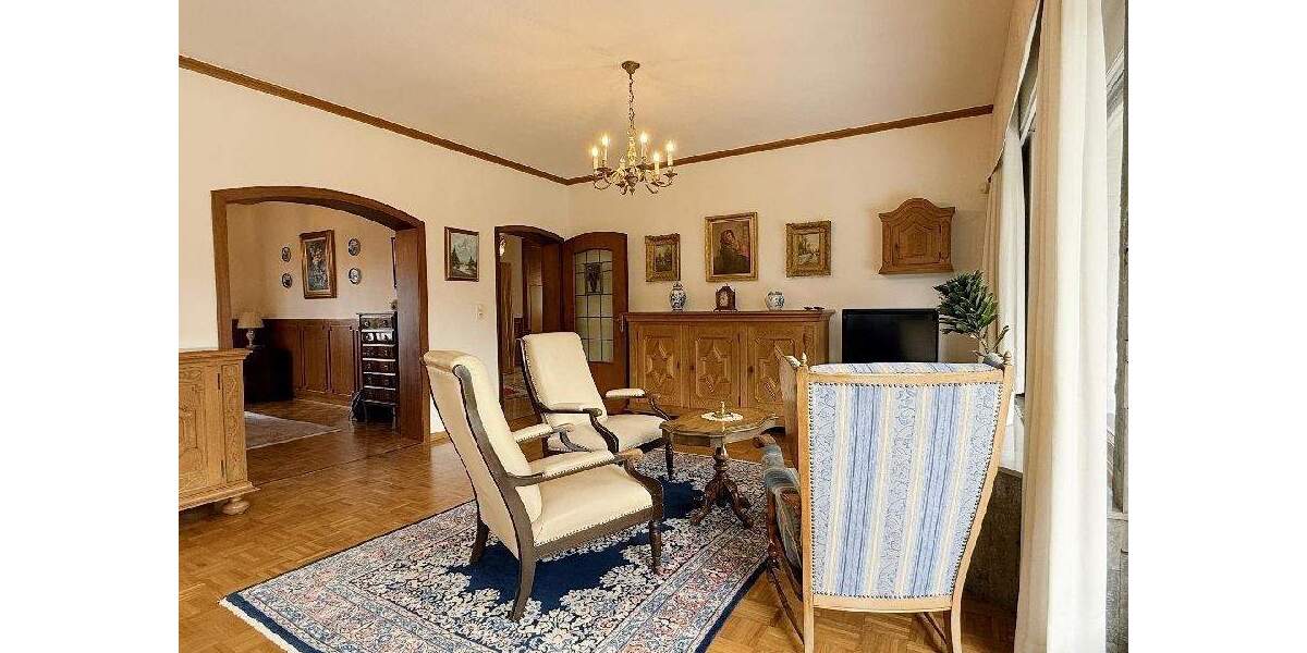 TOLLES ANWESEN MIT SCHWIMMBAD IN KREFELD-KLIEDBRUCH! 9 zimmer