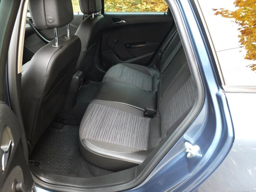 Opel Astra STYLE KLIMAAUTOM NAVI START-STOP PARKPILOT 100.000 km 7.904 € Köln 50858